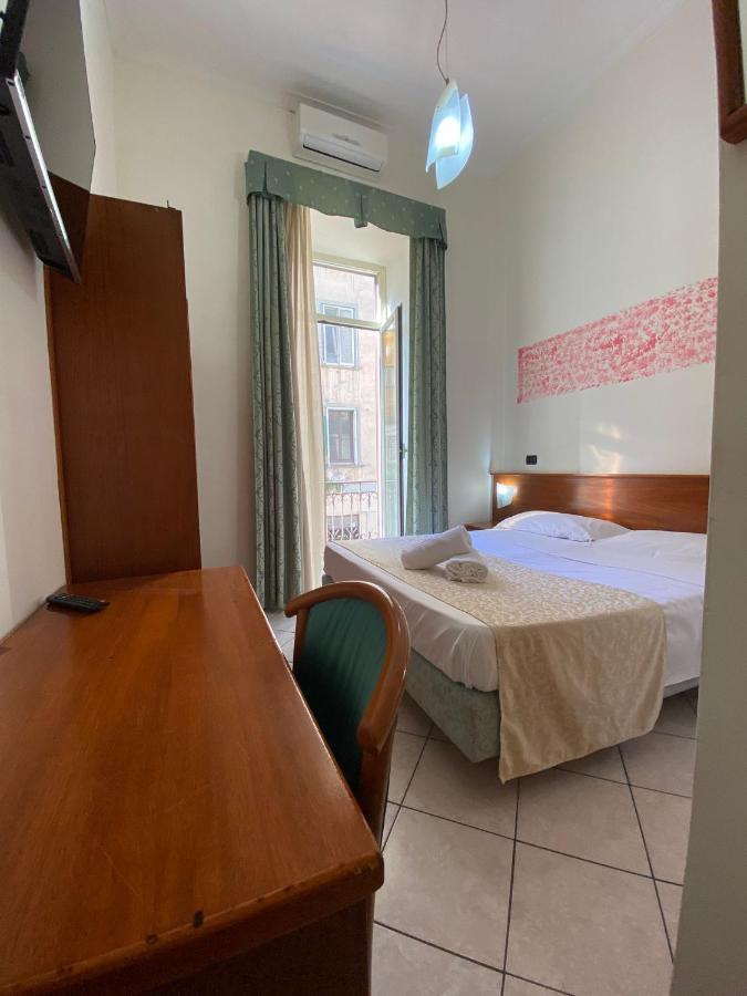 Eliseo Naples