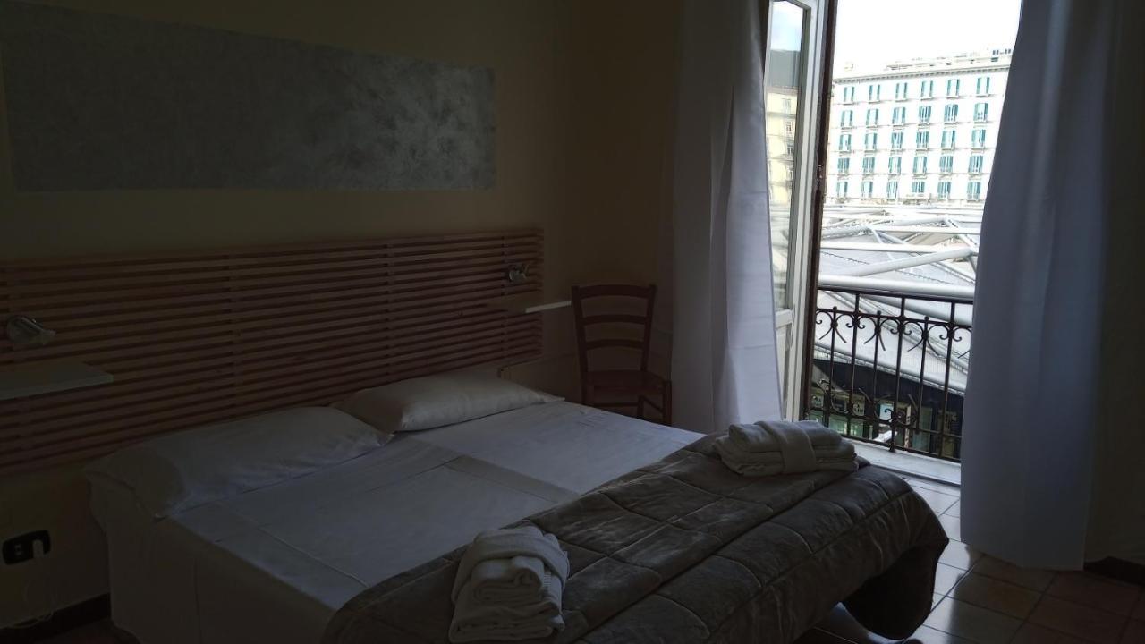 Eliseo 3* Naples