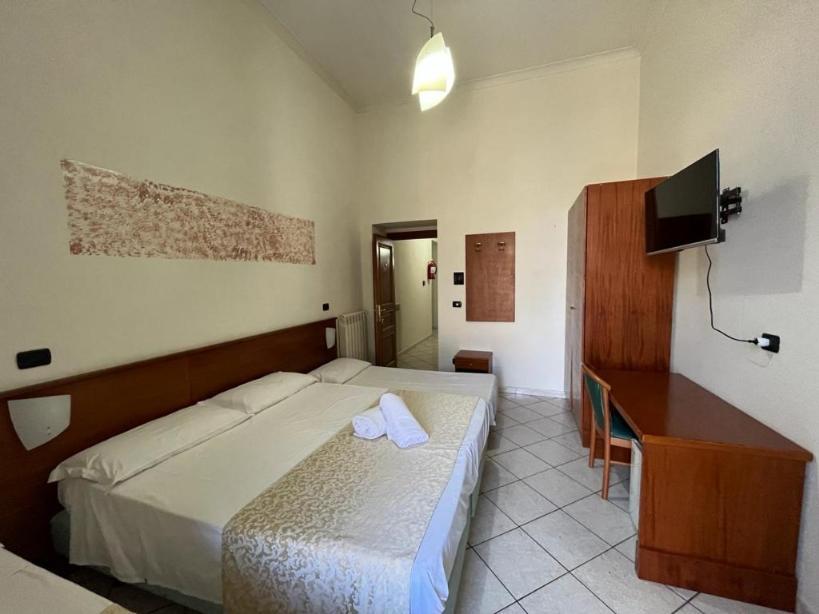 Eliseo Naples